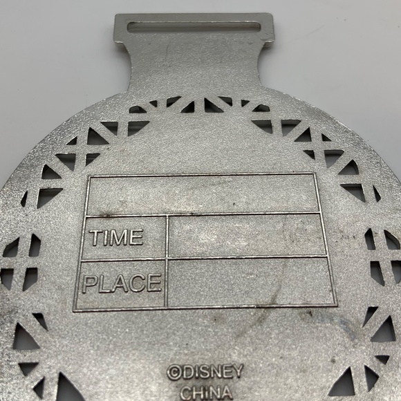 Walt Disney World Mickey Mouse Wine & Dine Half Marathon 2016 Silver Tone Medal - Picture 8 of 11